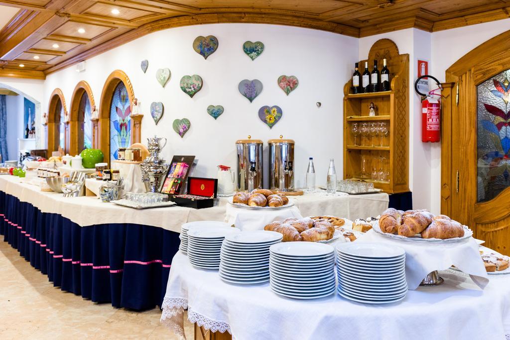 Hotel Vienna Сан-Мартіно-ді-Кастроцца Екстер'єр фото