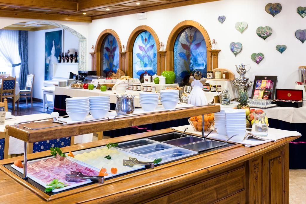 Hotel Vienna Сан-Мартіно-ді-Кастроцца Екстер'єр фото