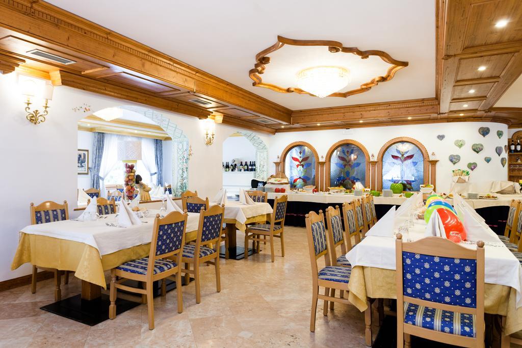 Hotel Vienna Сан-Мартіно-ді-Кастроцца Екстер'єр фото