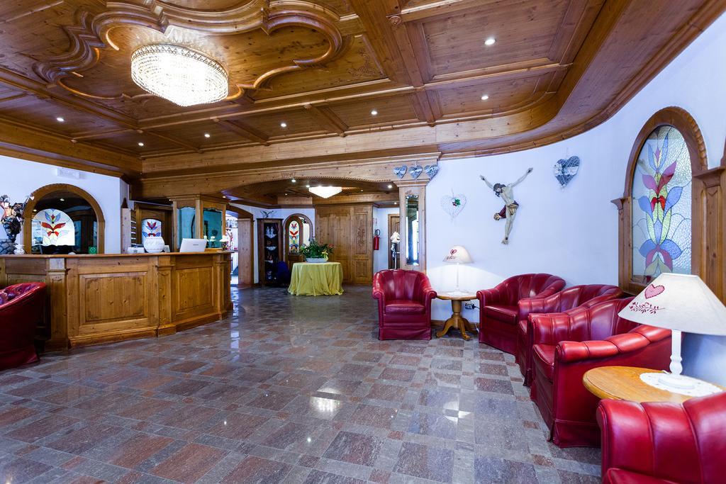 Hotel Vienna Сан-Мартіно-ді-Кастроцца Екстер'єр фото